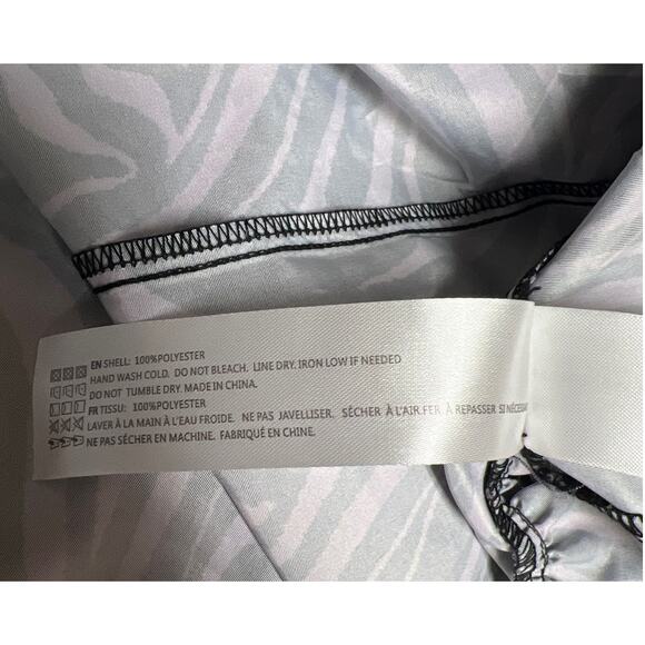 En Saison Size Small Midi Dress Tiger Print Purple Black Sleeveless Tiered - Picture 5 of 5